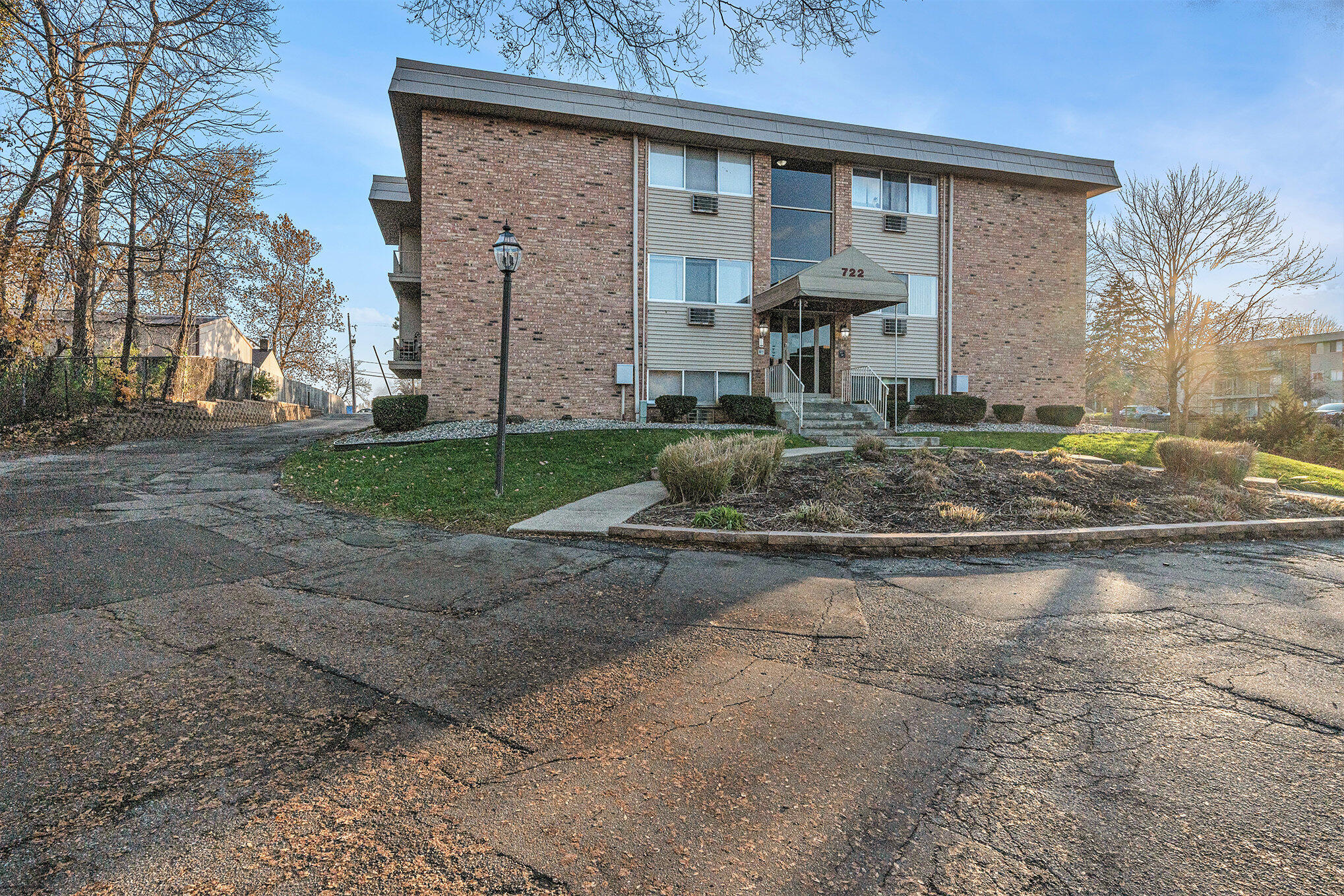 722 W Kilgore Road 301