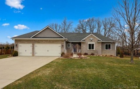 Photo of 450 Pheasant Ridge Court, Ortonville Village, MI 48462 (MLS # 58050202050)
