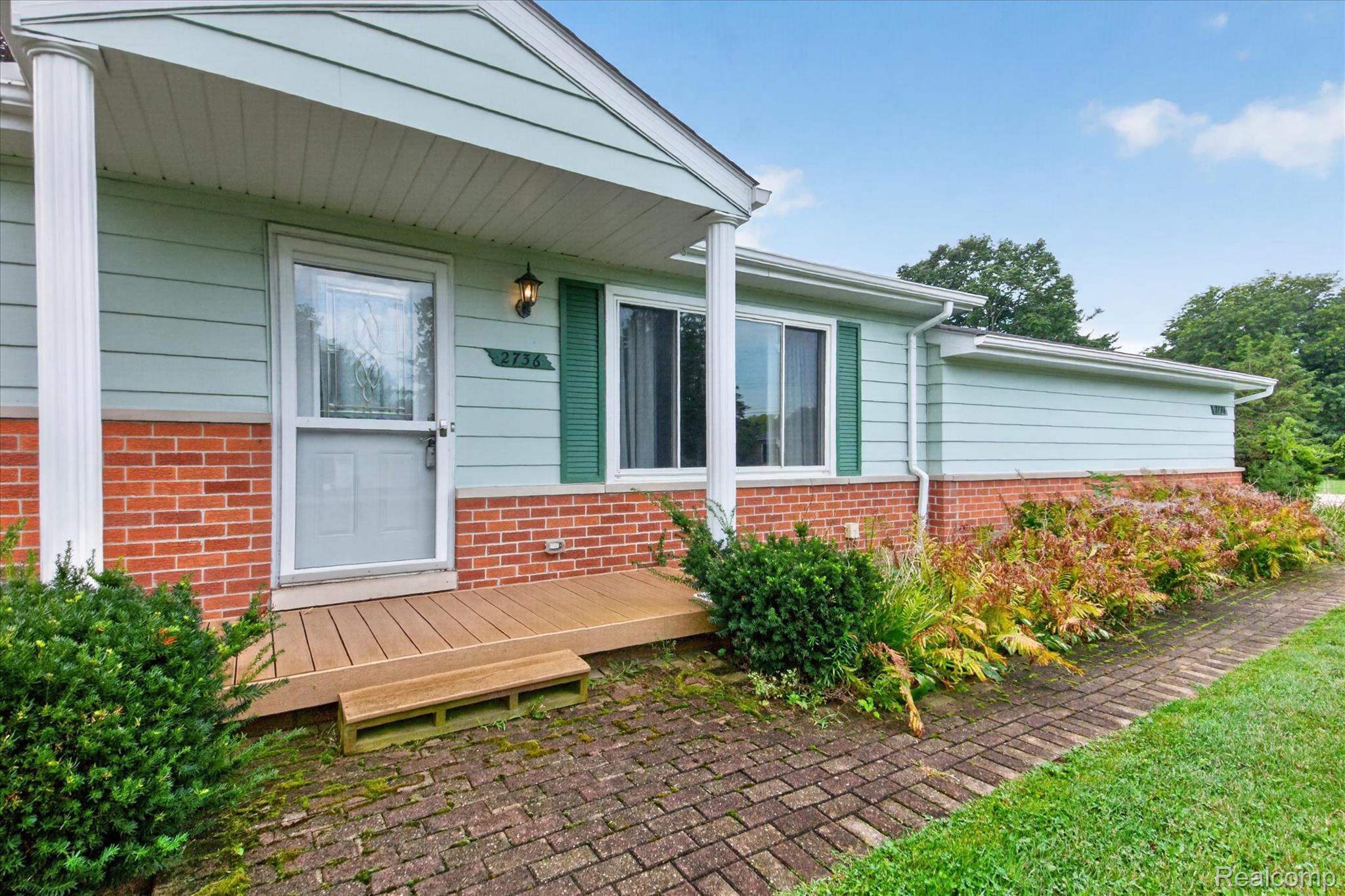 2736 Earl Lake Road