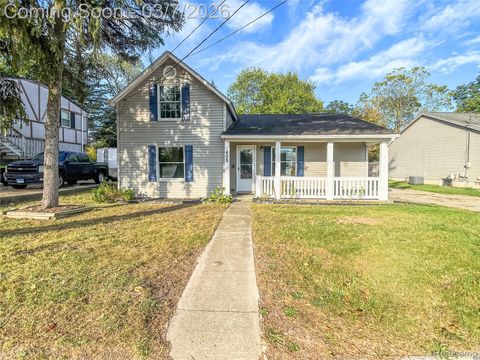 405 Lincoln Street Fenton City MI 48430