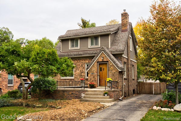 886 W DRAYTON ST, FERNDALE, MI 48220 - Image a07c530637f2b910515865daeba68f7e/3685374715