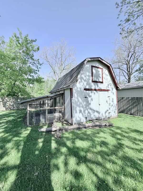 5183 N Oak Road