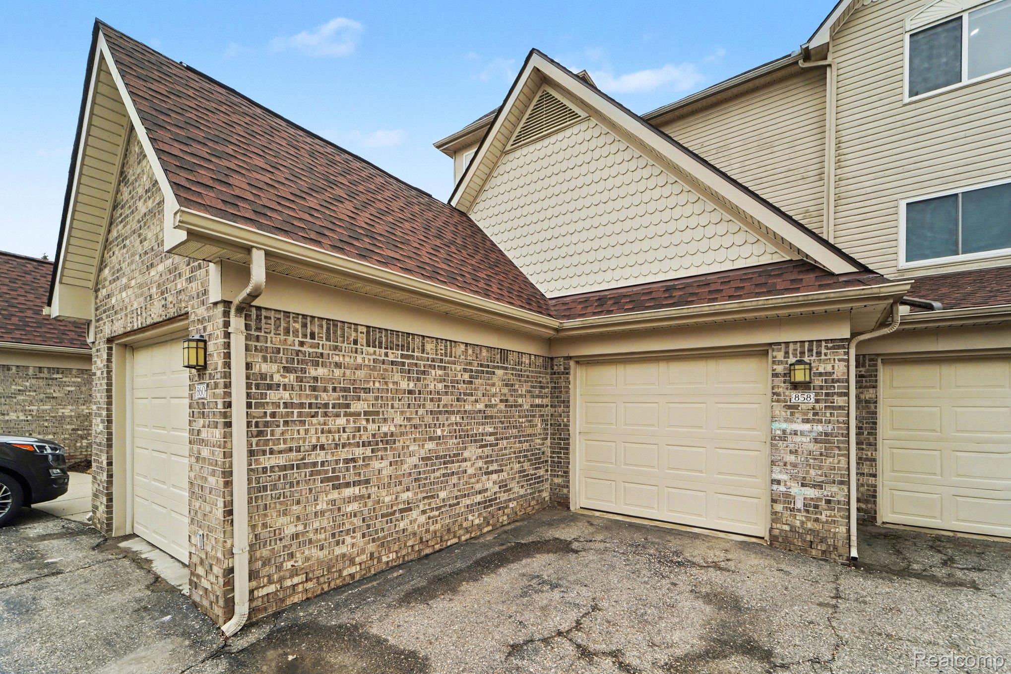 858 Amanda Lane