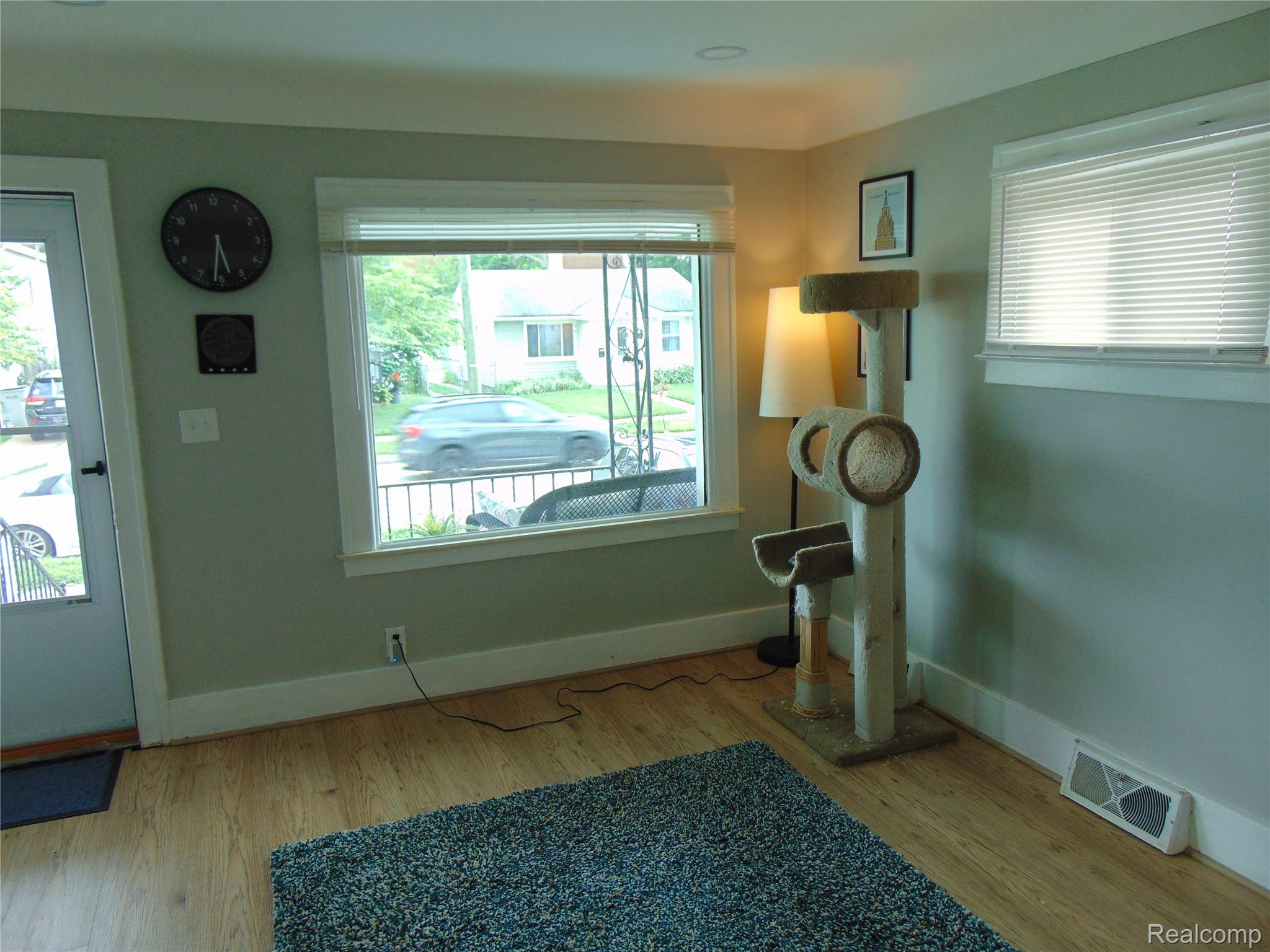 613 E Woodruff Avenue