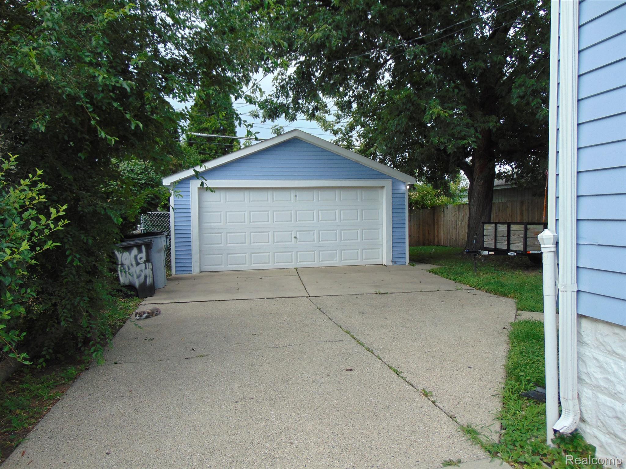 613 E Woodruff Avenue