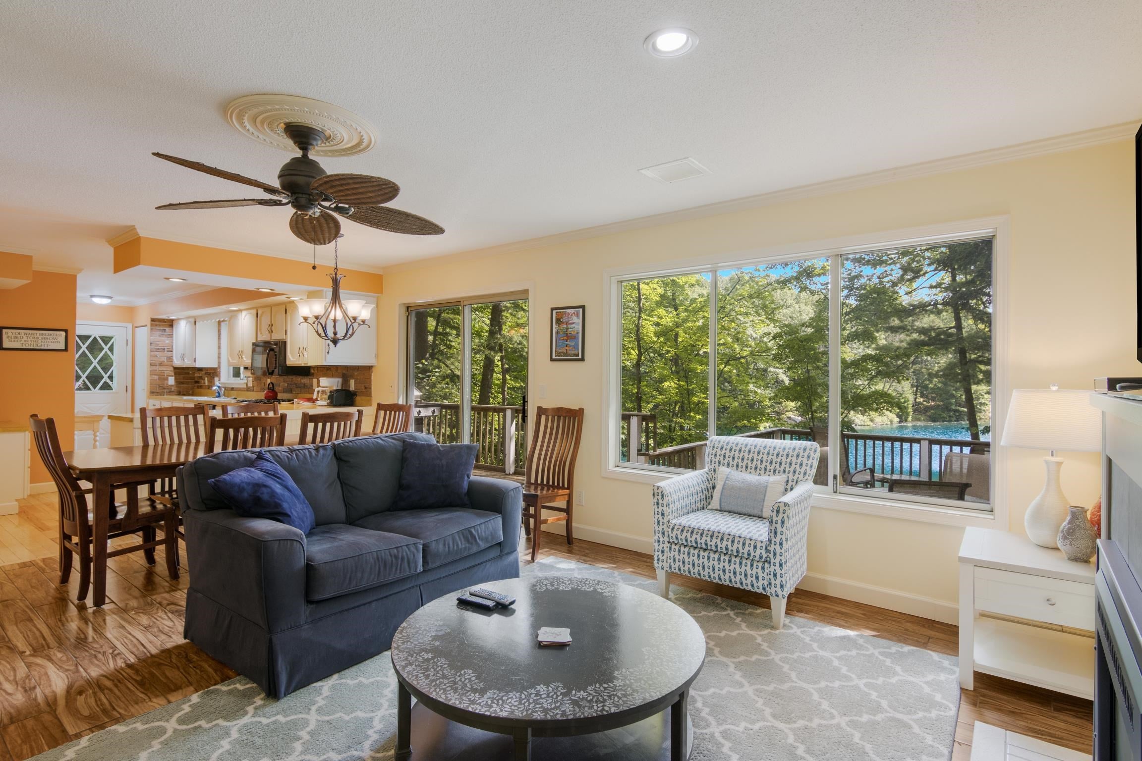 687 Arbutus Trail