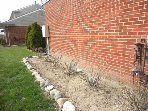 Tiny photo for 27561 CONCORD Avenue, Warren City, MI 48093 (MLS # 58050203247)