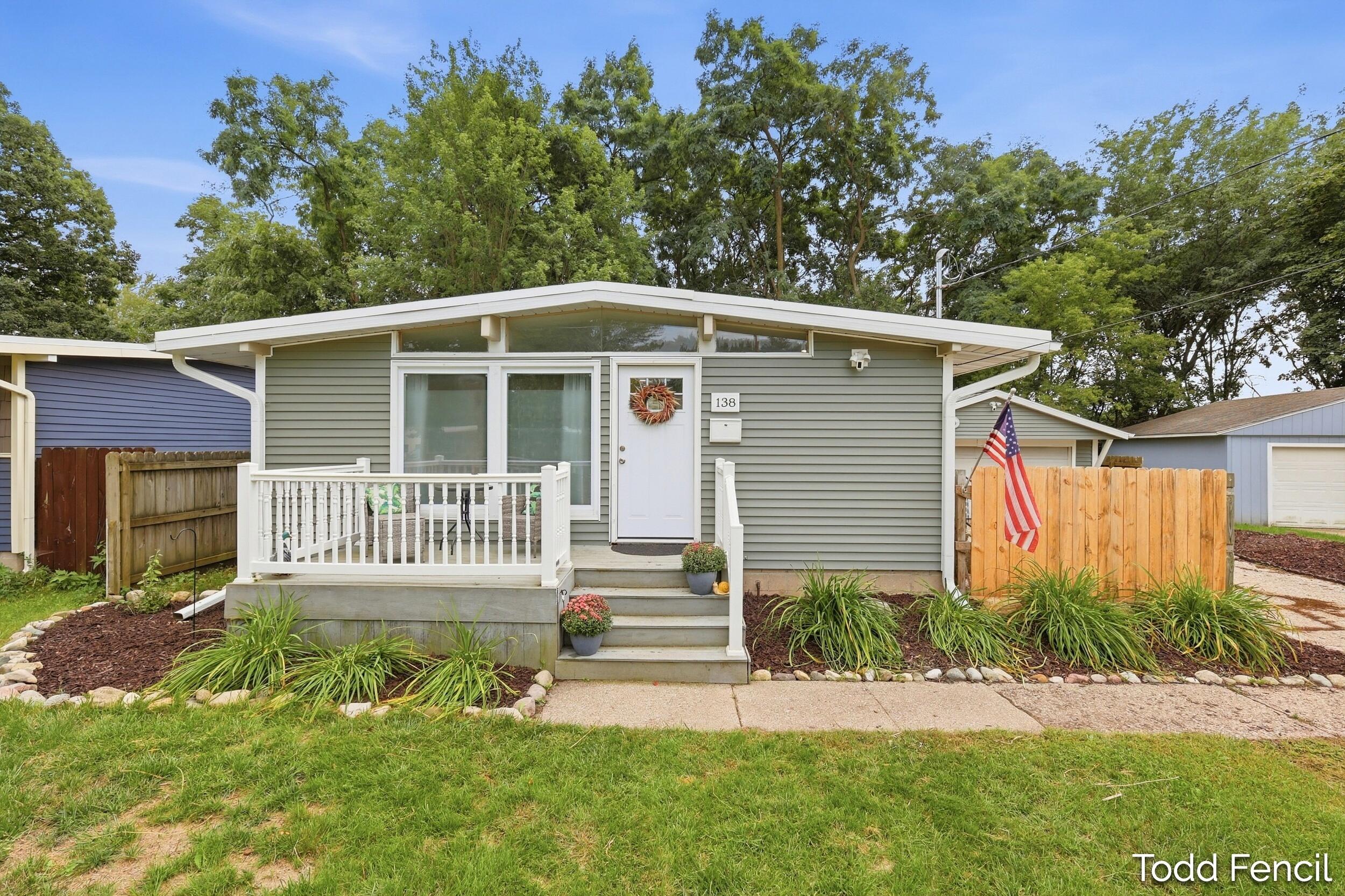 138 Highland Drive NE