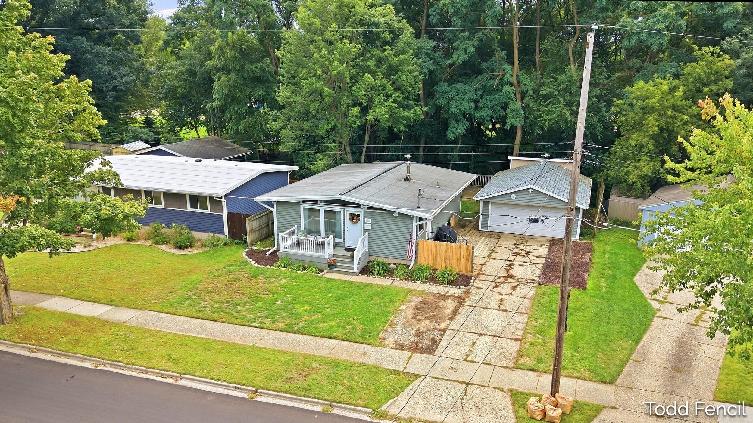 138 Highland Drive NE
