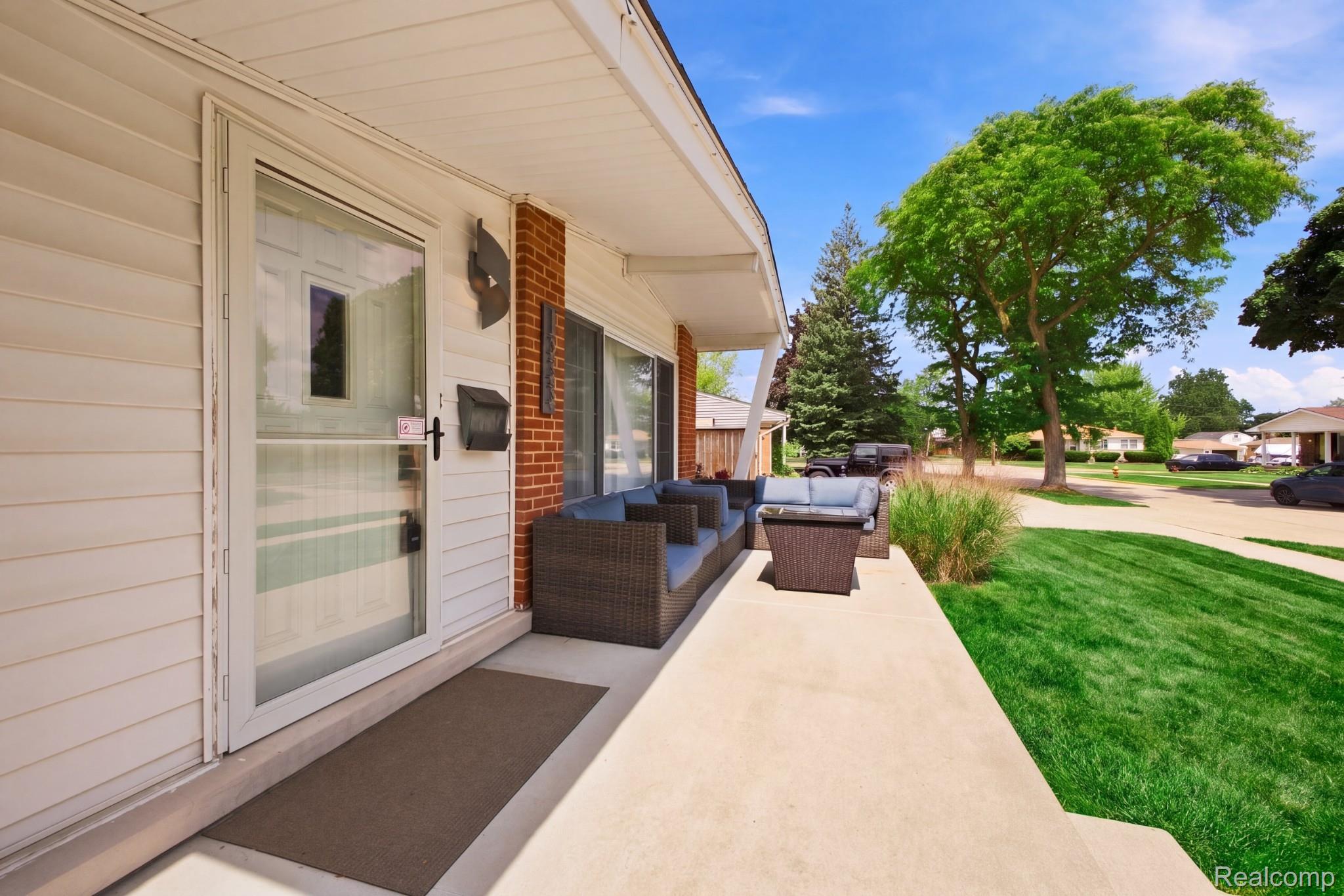 1333 N Selfridge Boulevard