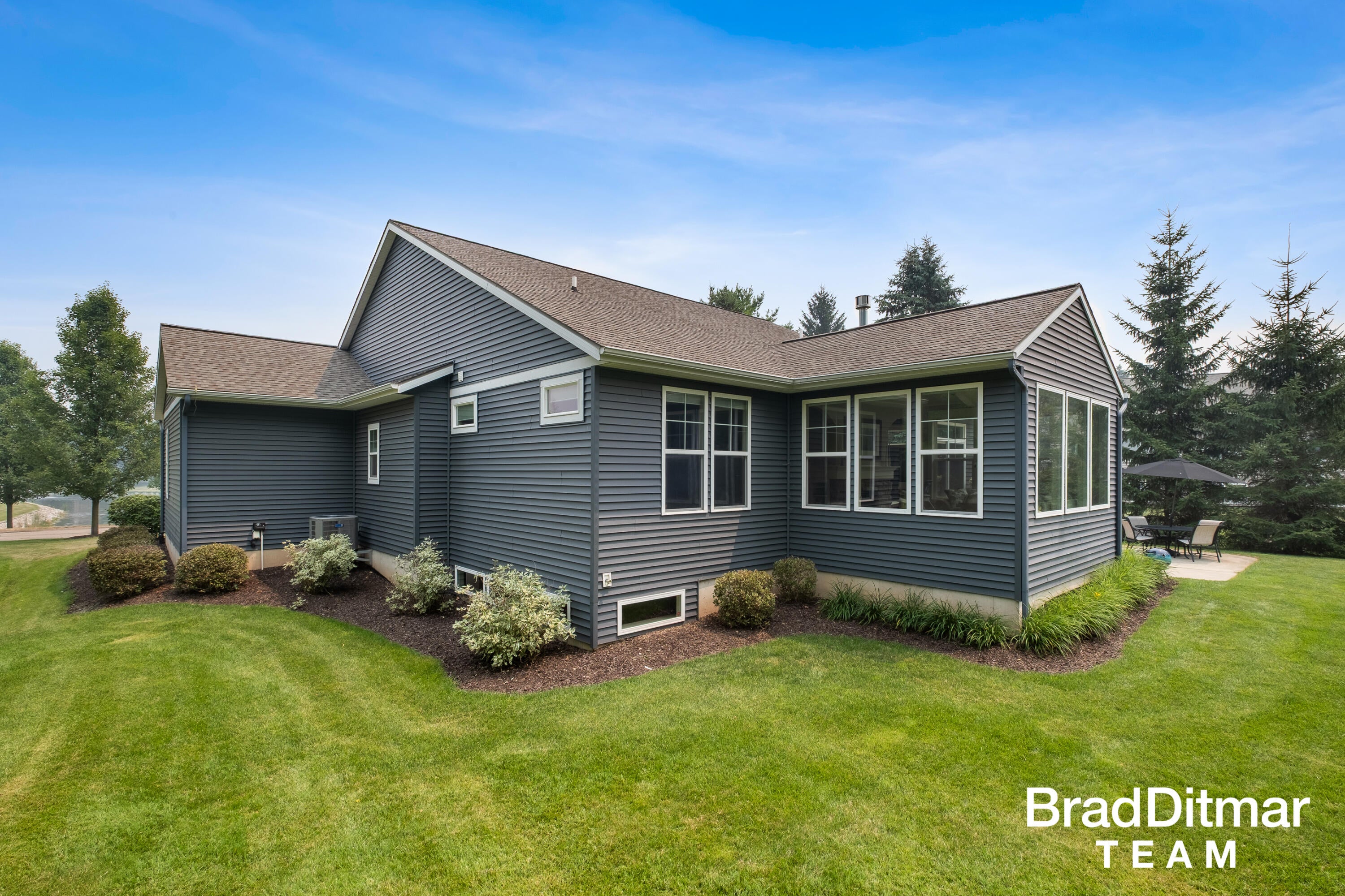 539 W Abbey Mill Drive SE
