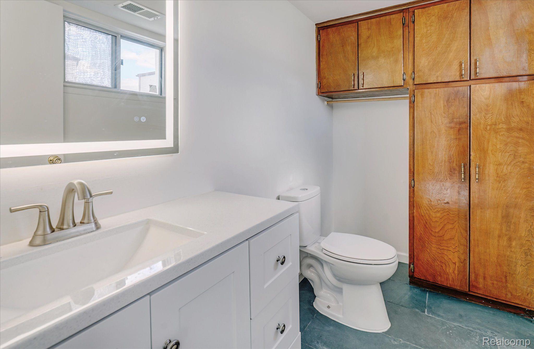 Troy City, Michigan 48083, United States, 3 Bedrooms Bedrooms, ,2 BathroomsBathrooms,Residential,Active,226953