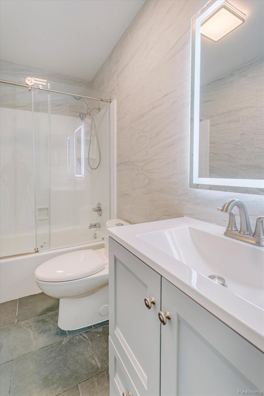 Troy City, Michigan 48083, United States, 3 Bedrooms Bedrooms, ,2 BathroomsBathrooms,Residential,Active,226953