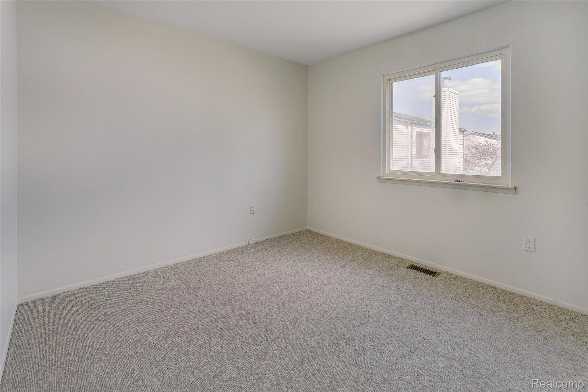 Troy City, Michigan 48083, United States, 3 Bedrooms Bedrooms, ,2 BathroomsBathrooms,Residential,Active,226953