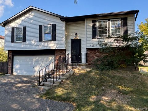 2919 ROUNDTREE Drive Troy City MI 48083