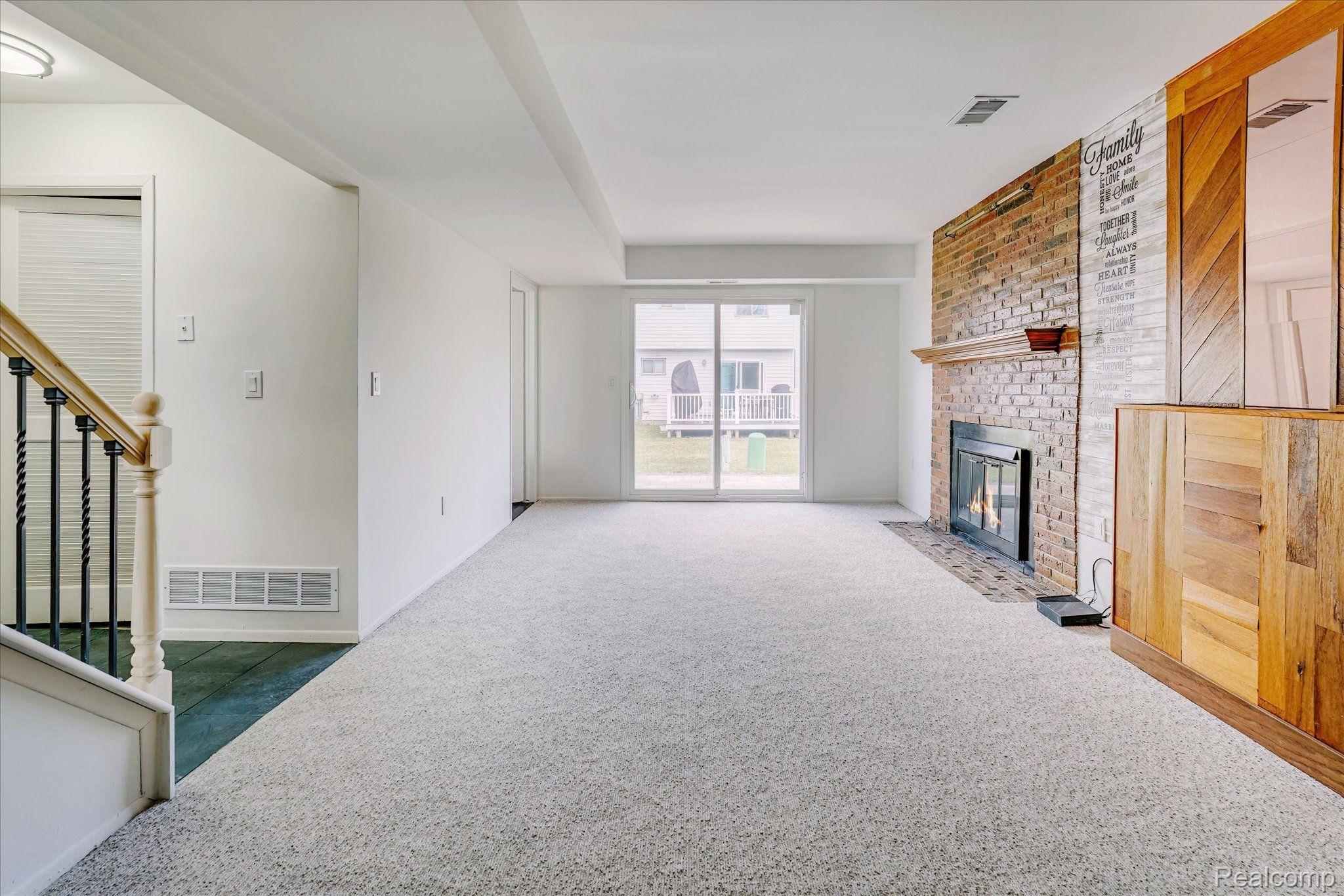 Troy City, Michigan 48083, United States, 3 Bedrooms Bedrooms, ,2 BathroomsBathrooms,Residential,Active,226953