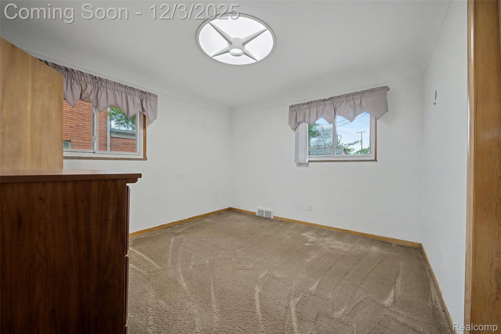 Roseville, Michigan 48066, United States, 3 Bedrooms Bedrooms, ,3 BathroomsBathrooms,Residential,Coming Soon,249498