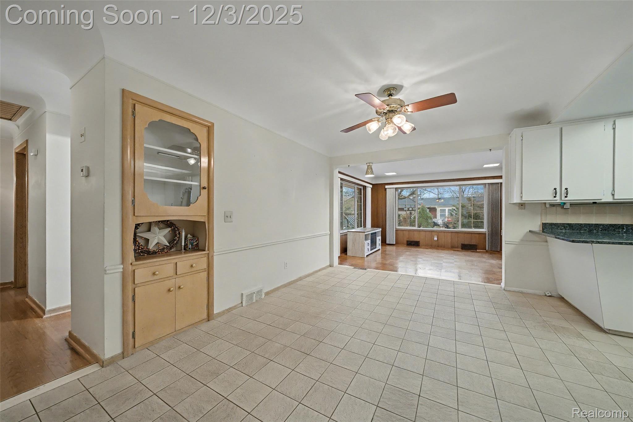 Roseville, Michigan 48066, United States, 3 Bedrooms Bedrooms, ,3 BathroomsBathrooms,Residential,Coming Soon,249498