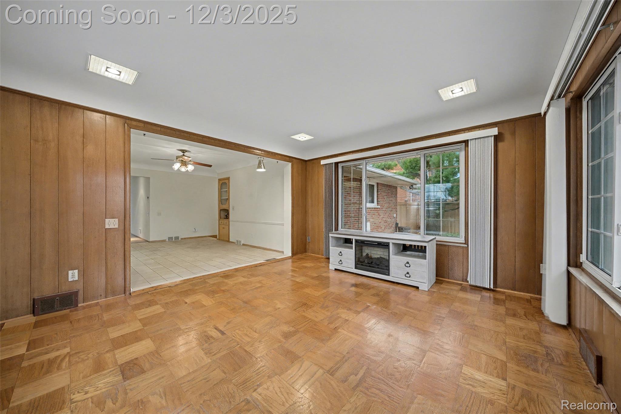 Roseville, Michigan 48066, United States, 3 Bedrooms Bedrooms, ,3 BathroomsBathrooms,Residential,Coming Soon,249498