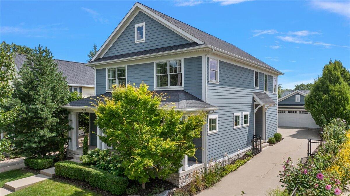 548 Lovett Avenue SE