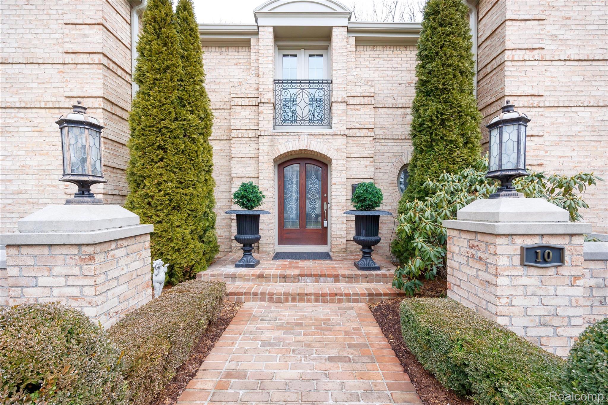 10 Sycamore Lane