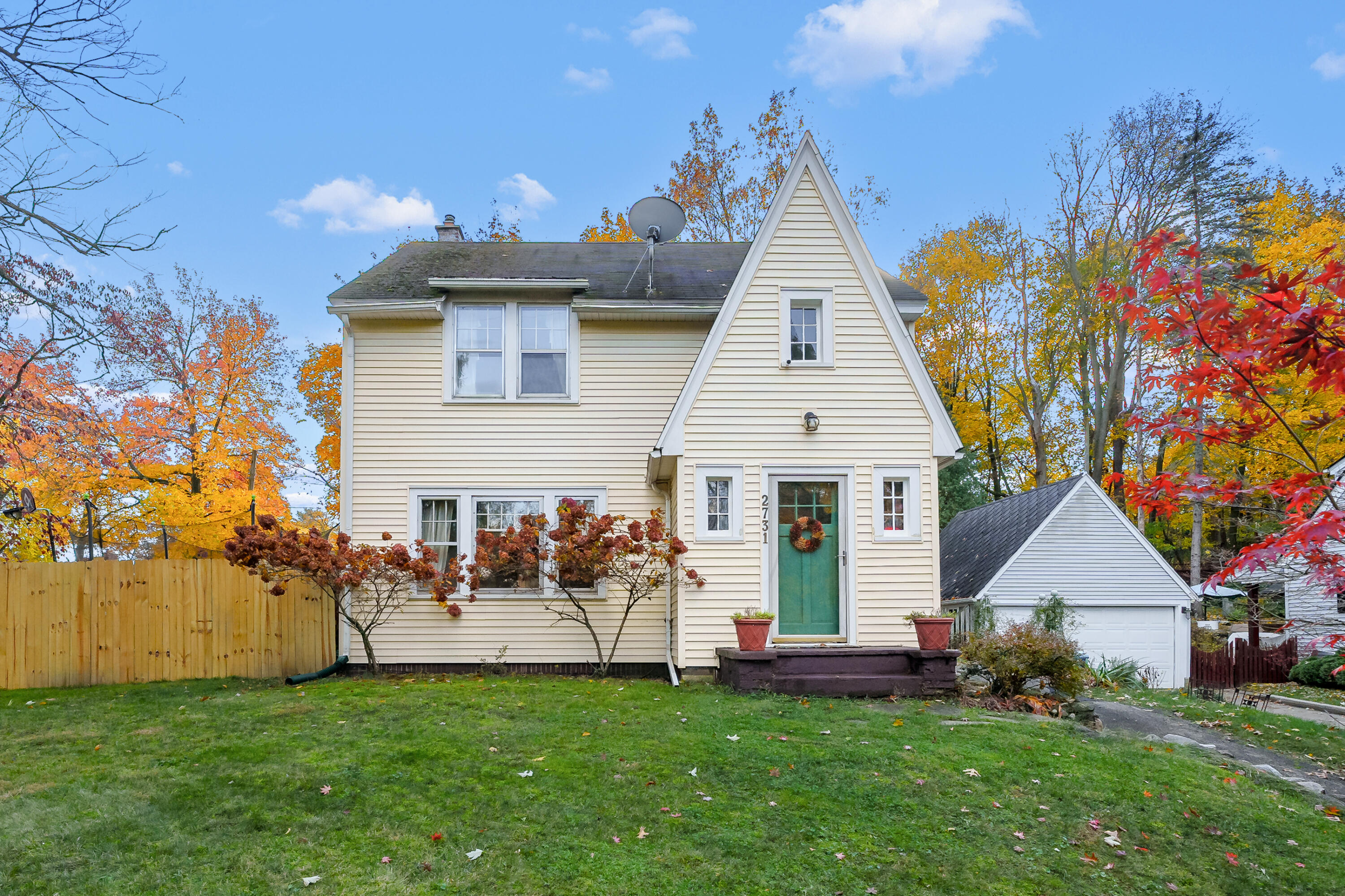 2731 Bronson Boulevard