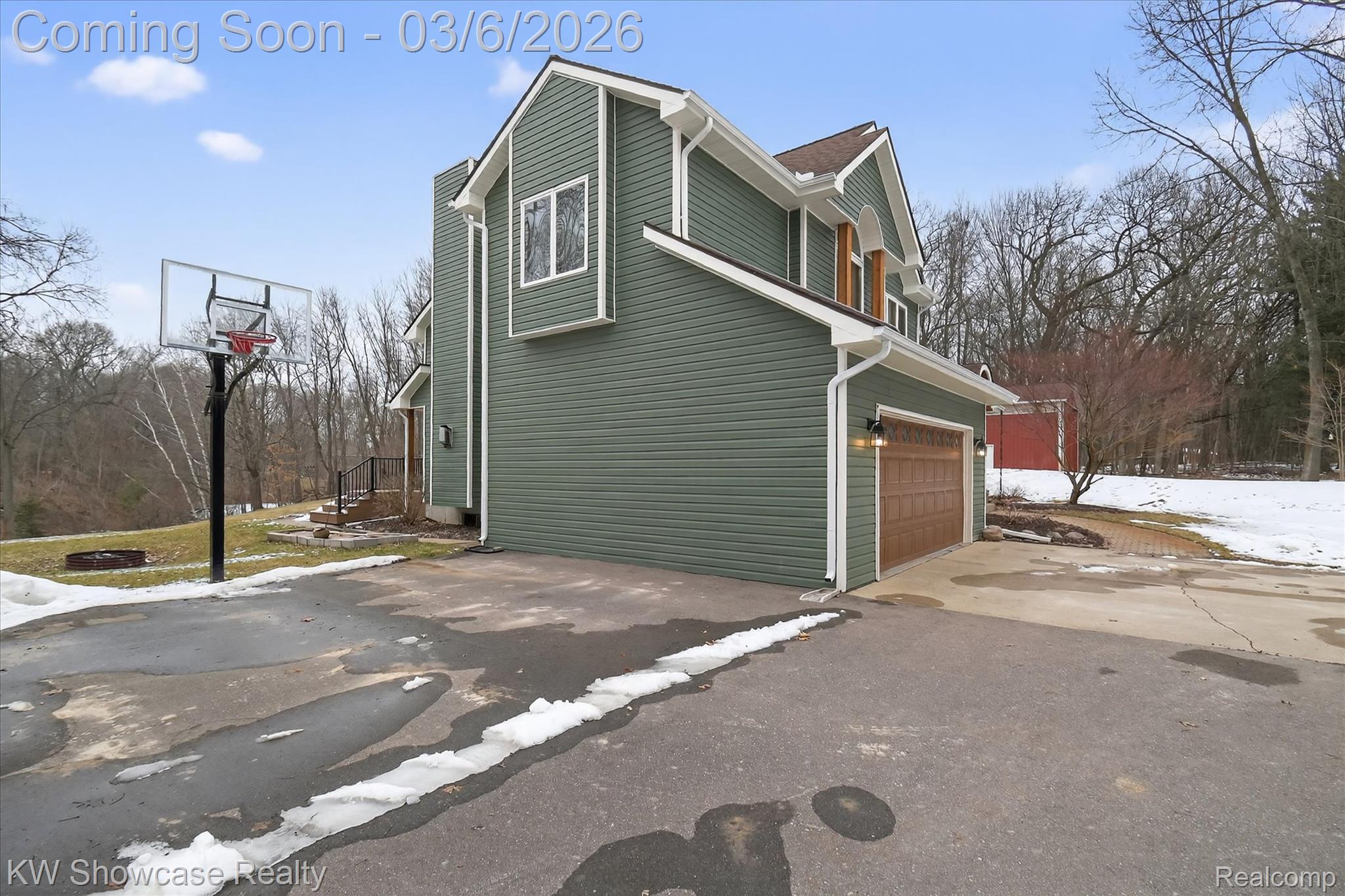 2031 Saint Clair Drive