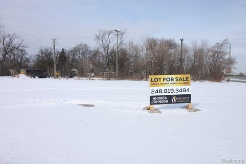 3200 W Warren Avenue Detroit City MI 48208