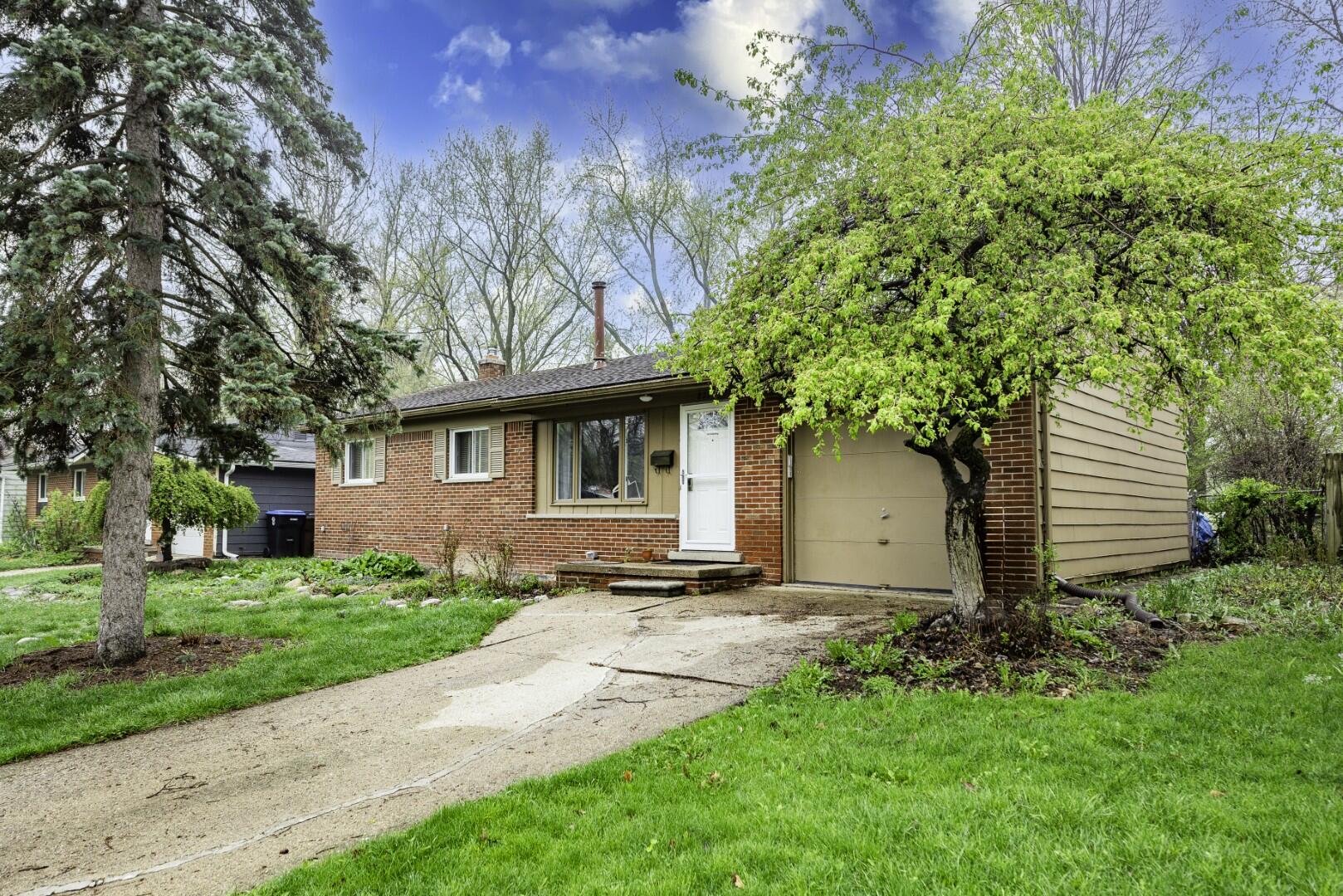 827 N Mansfield Street