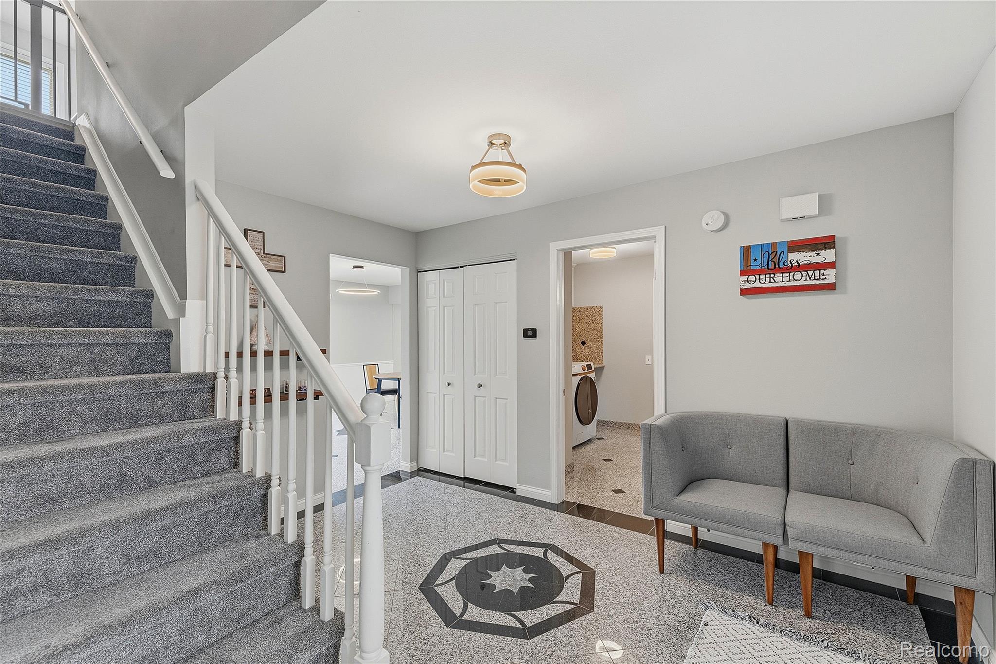 3495 Macnichol Trail