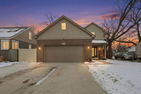 21818 Grand Lake Street St Clair Shores City MI 48080