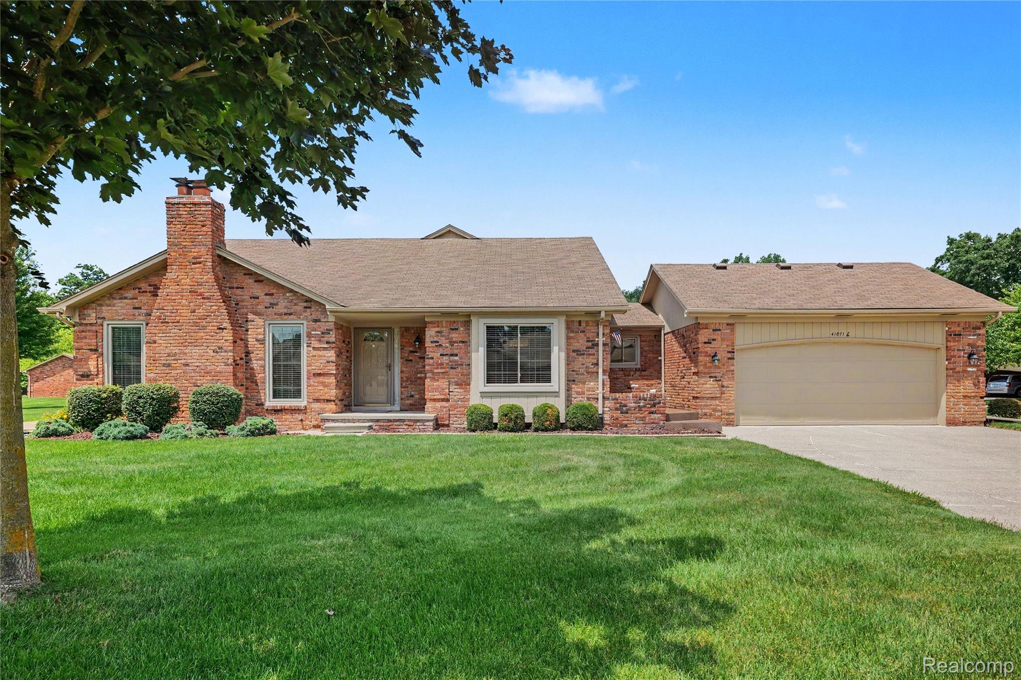 41071 E Rosewood Drive