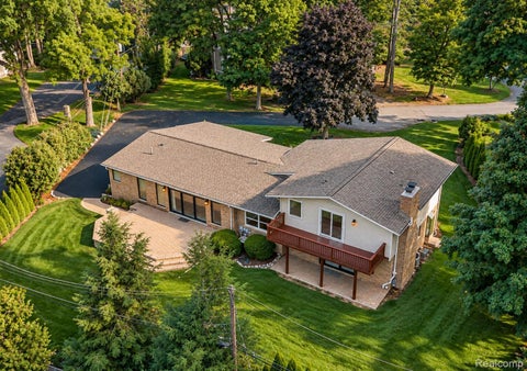 Tiny photo for 2564 Charel Court, West Bloomfield Charter Township, MI 48324 (MLS # 20261084648)