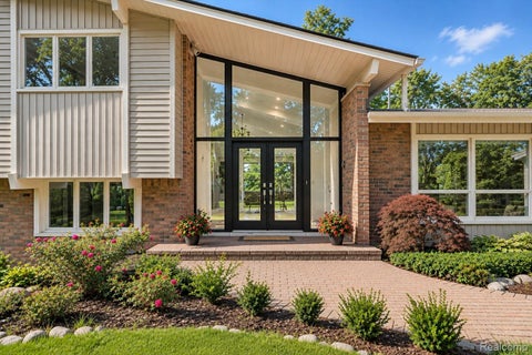 Tiny photo for 2564 Charel Court, West Bloomfield Charter Township, MI 48324 (MLS # 20261084648)
