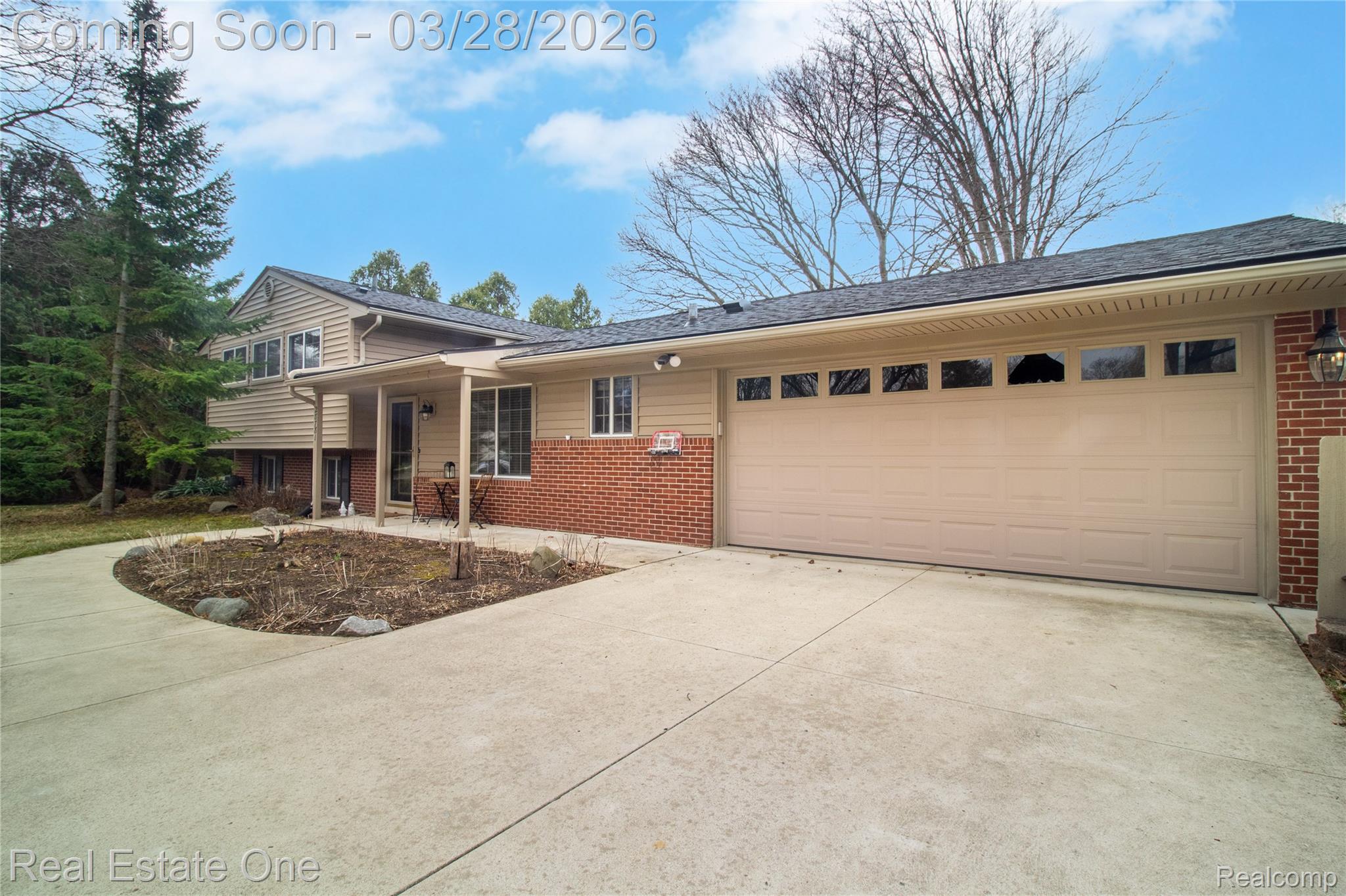 28781 Ravenwood Street