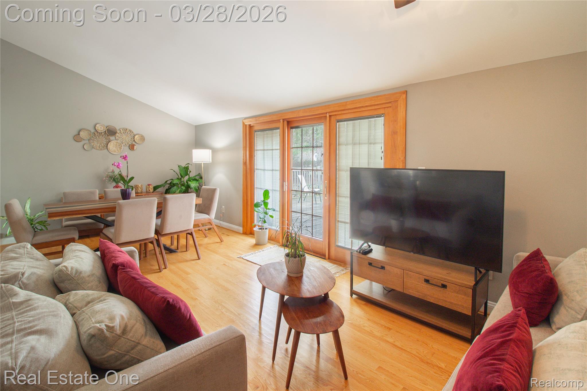 28781 Ravenwood Street