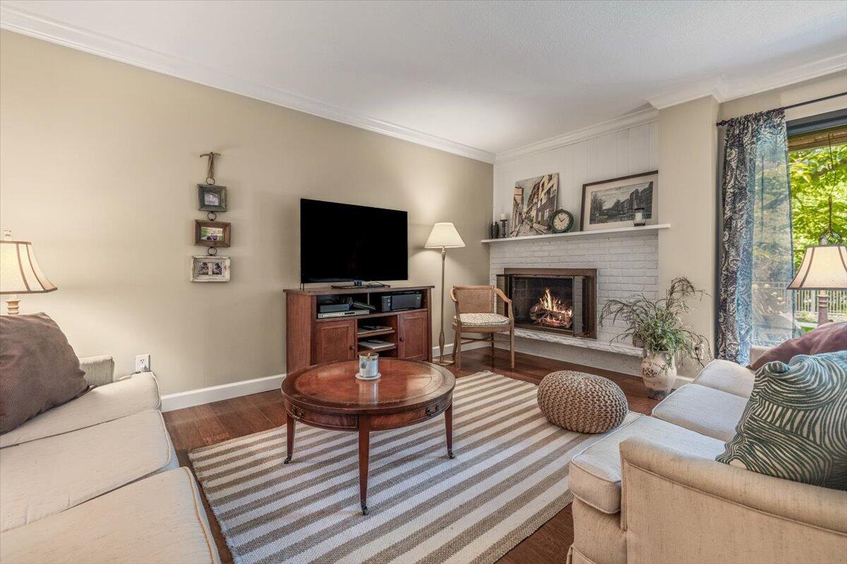 2727 S Lakeshore Drive G27