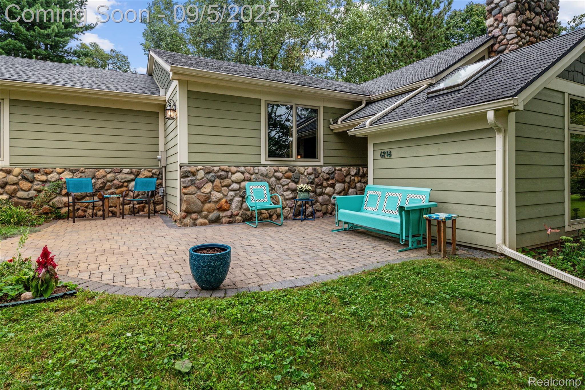 6218 Curtis Road