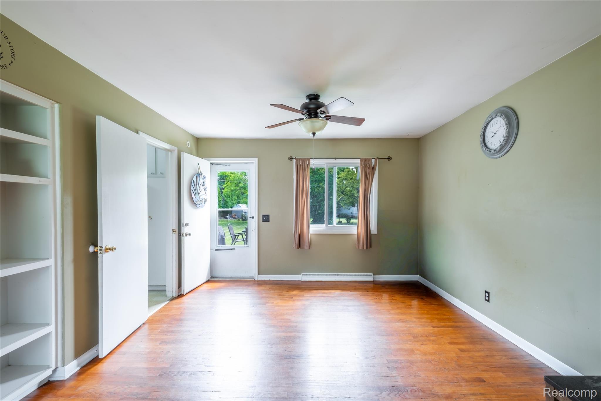6395 Tanglewood Lane
