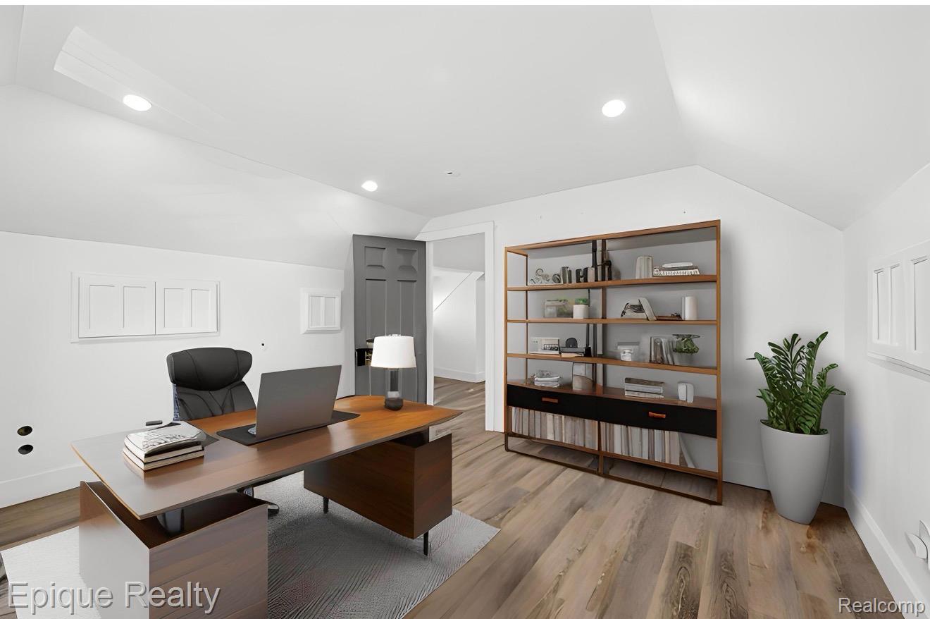 33432 Oakland Street