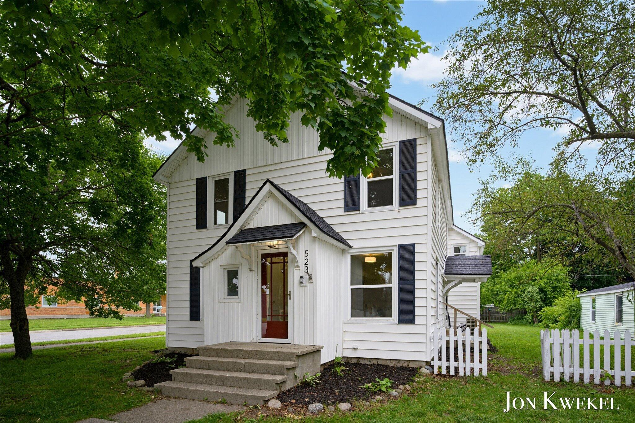 523 Elm Street SE