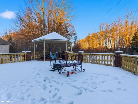 Tiny photo for 53792 Dominique Court, Shelby Charter Township, MI 48315 (MLS # 58050196396)