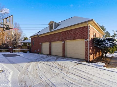 Tiny photo for 53792 Dominique Court, Shelby Charter Township, MI 48315 (MLS # 58050196396)