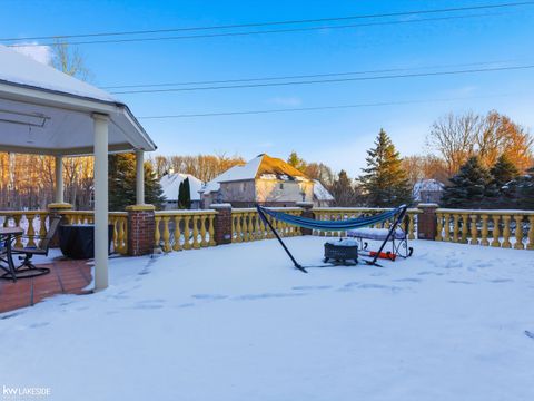 Tiny photo for 53792 Dominique Court, Shelby Charter Township, MI 48315 (MLS # 58050196396)