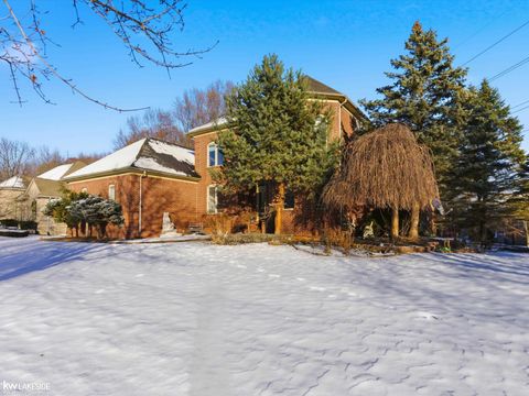 Tiny photo for 53792 Dominique Court, Shelby Charter Township, MI 48315 (MLS # 58050196396)