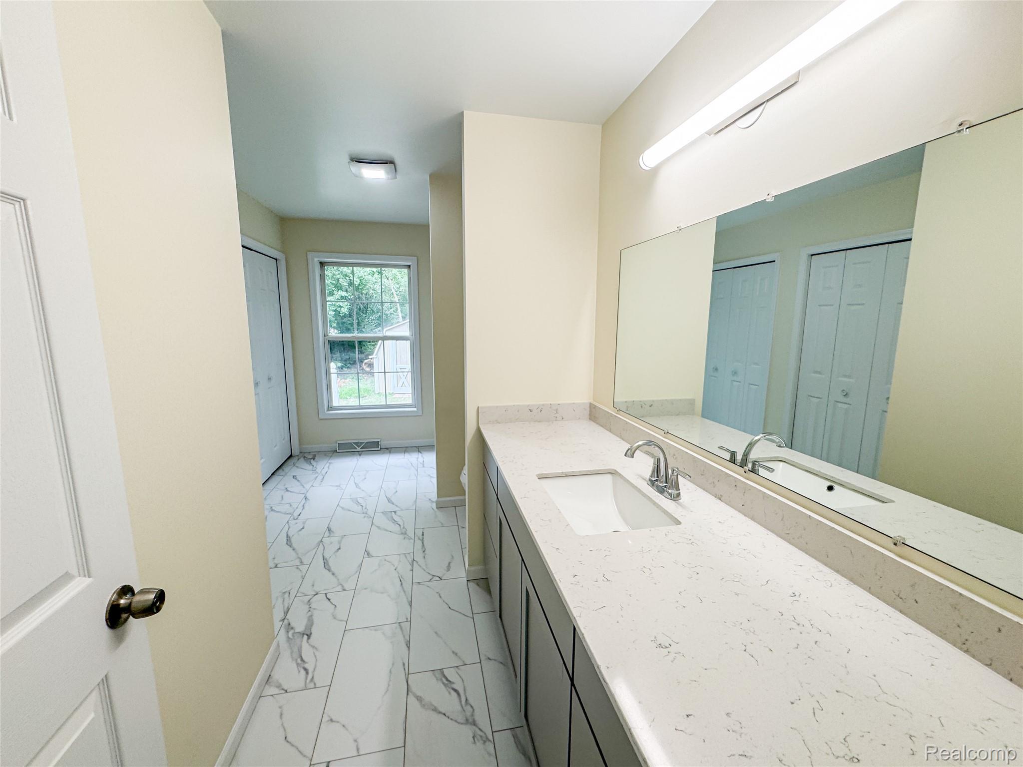 5323 Miller Road