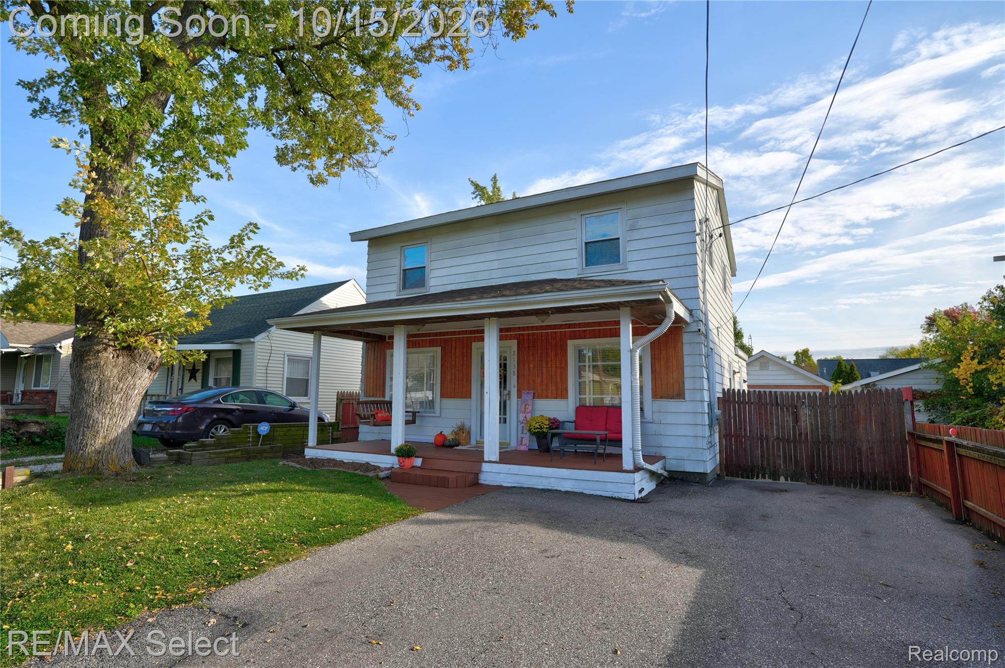 2138 E Schumacher Avenue