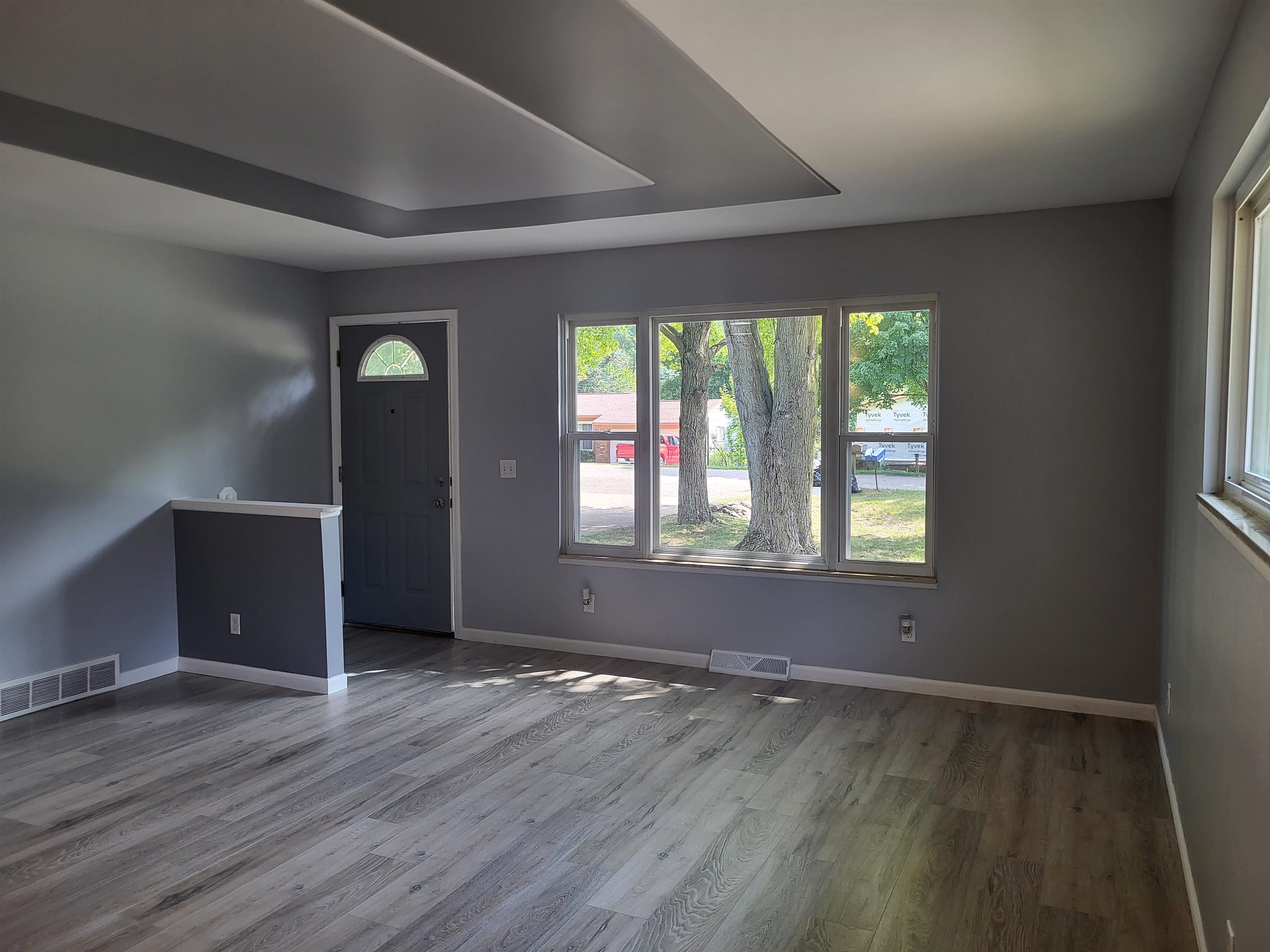 1900 MANORHAVEN Street