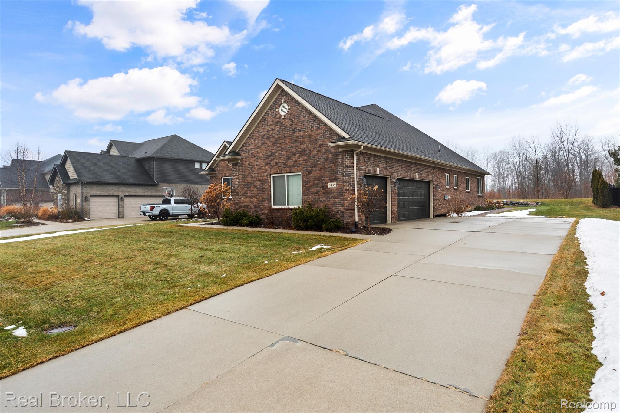 5439 Morgan Lake Drive