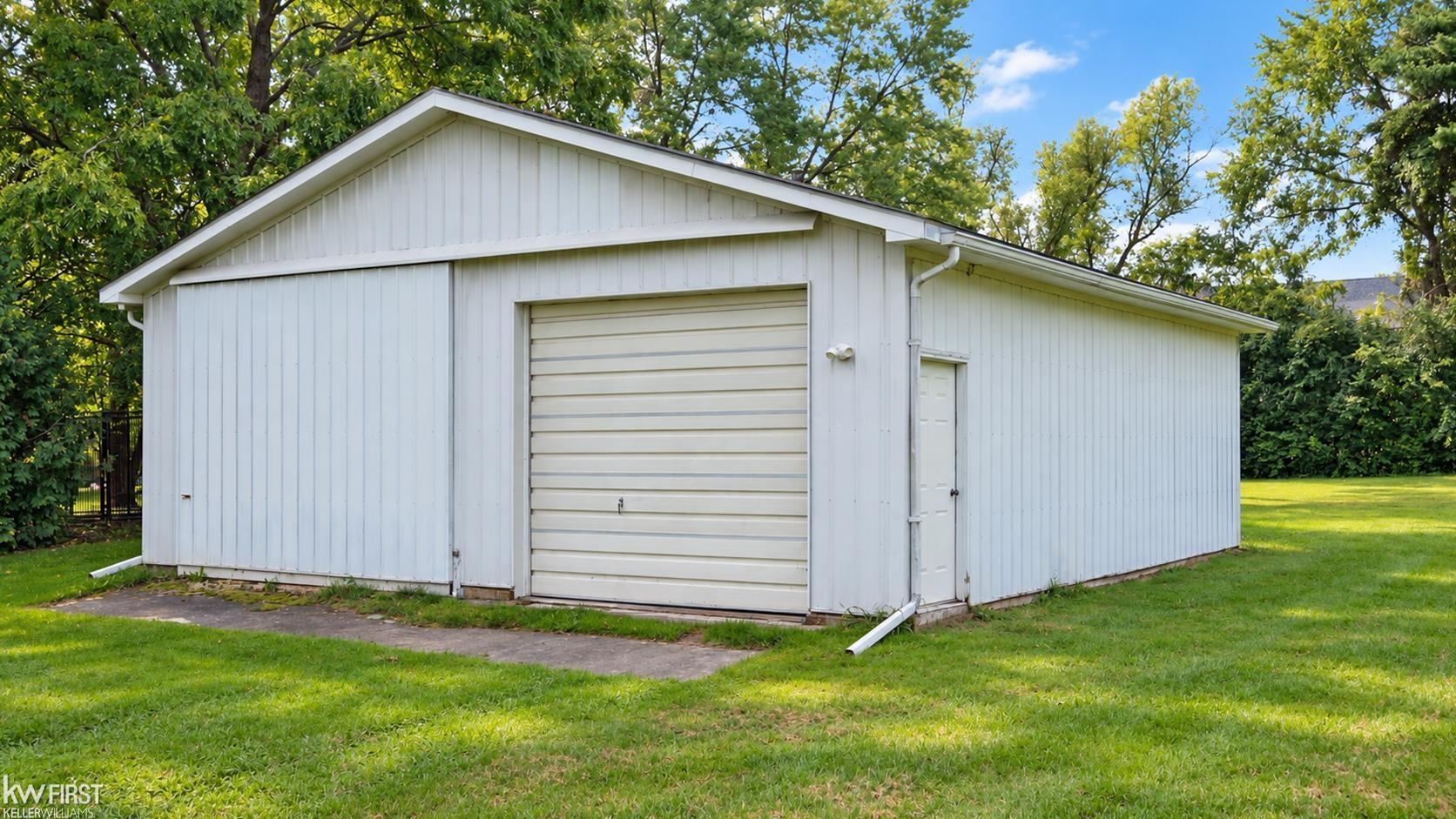 810 E Silverbell Road